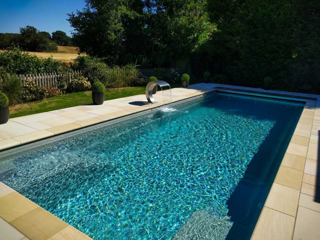 12 Reasons Why You Should Buy A Fibreglass Pool!